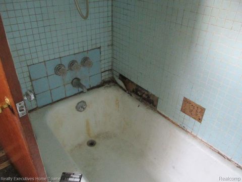 Tiny photo for 831 BANCROFT Street, Port Huron City, MI 48060 (MLS # 20250030423)