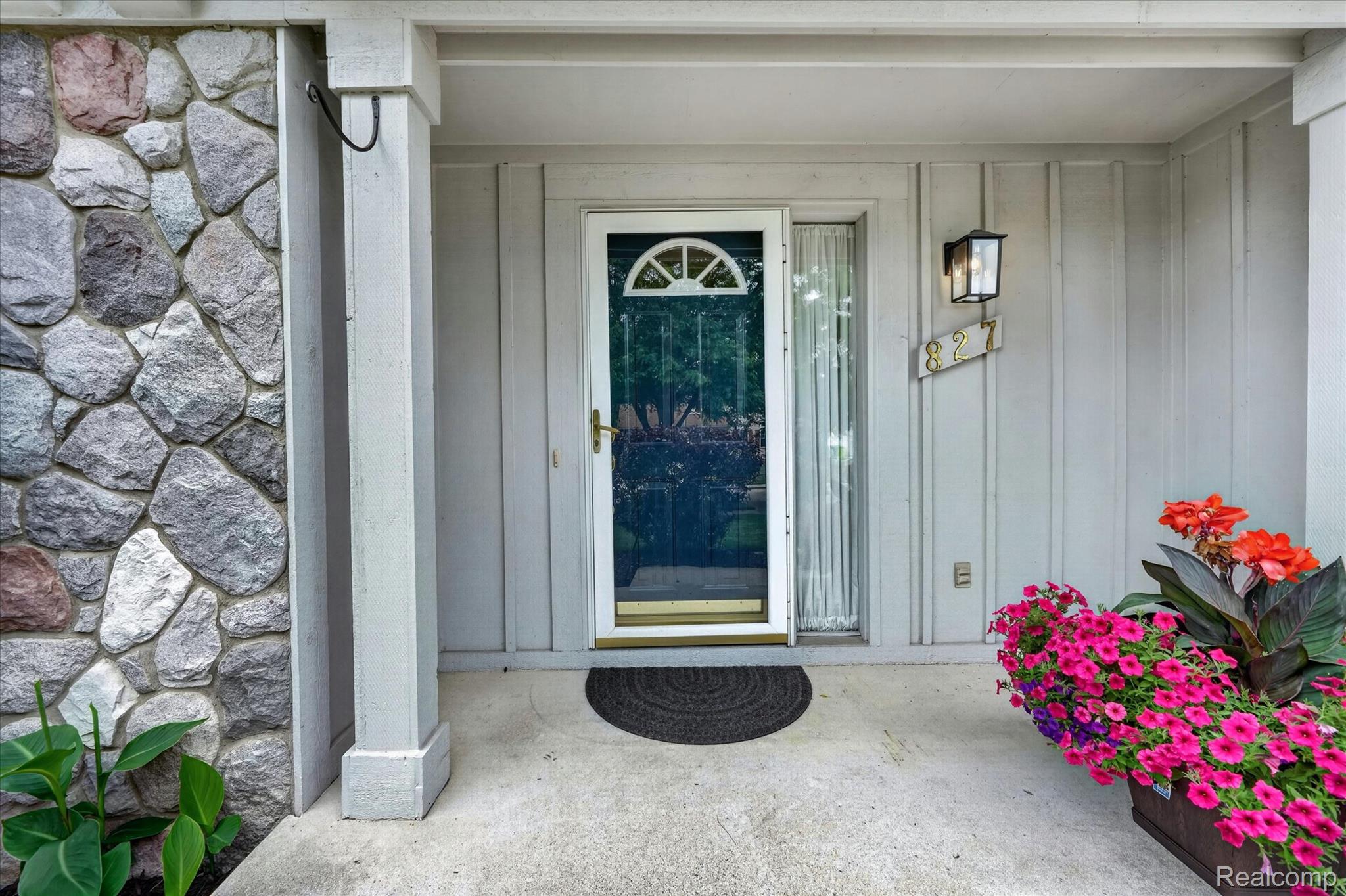 827 Westbrooke Drive