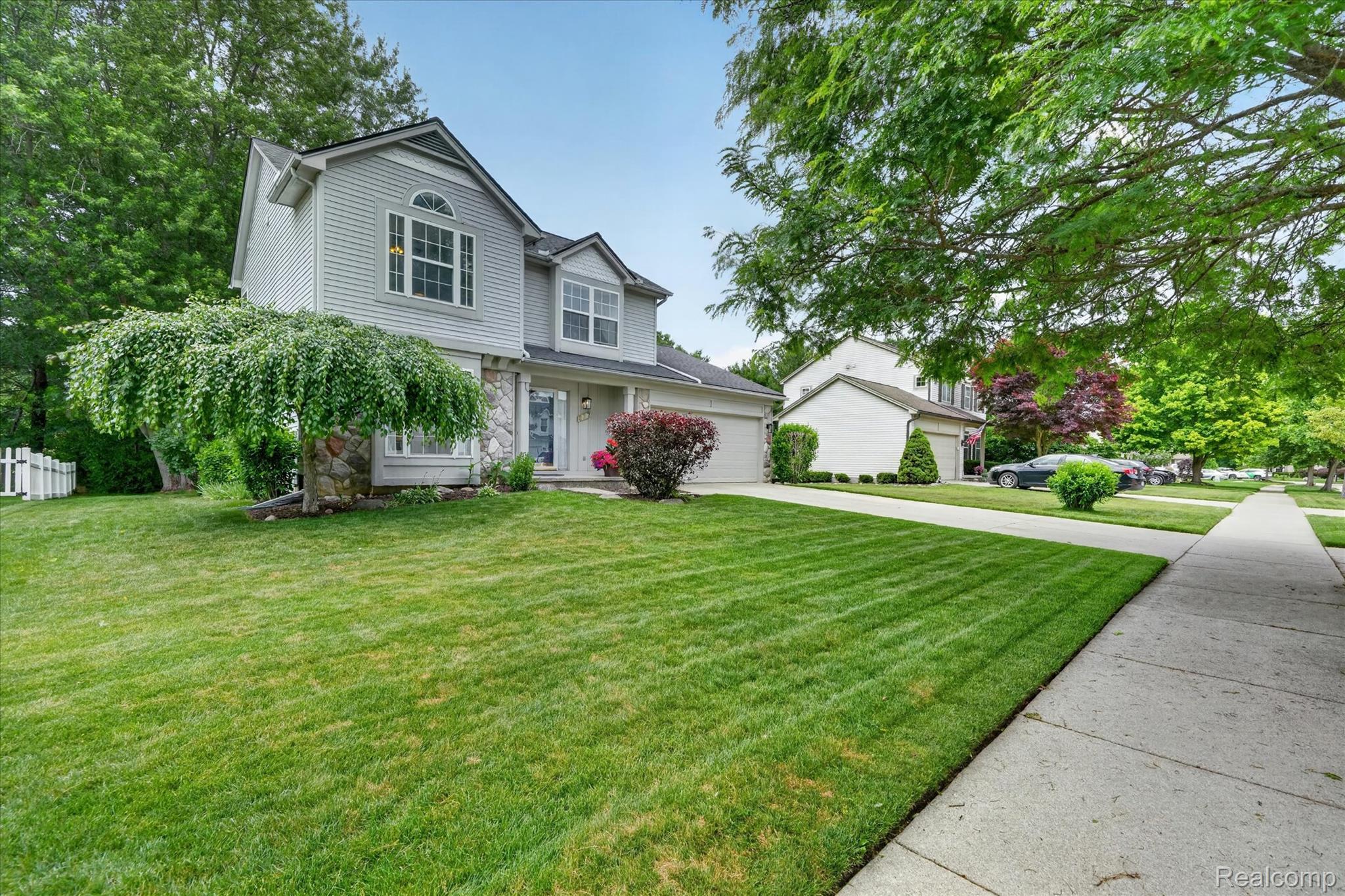 827 Westbrooke Drive