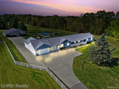 6005 Carscadden Way Highland Charter Township MI 48357