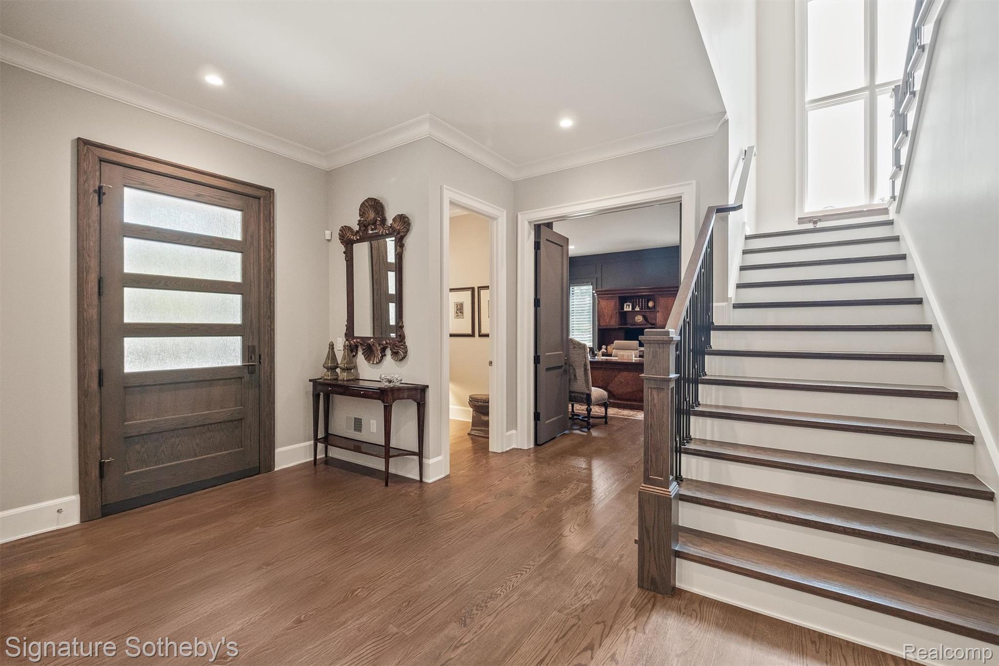 1295 Lakeside Drive