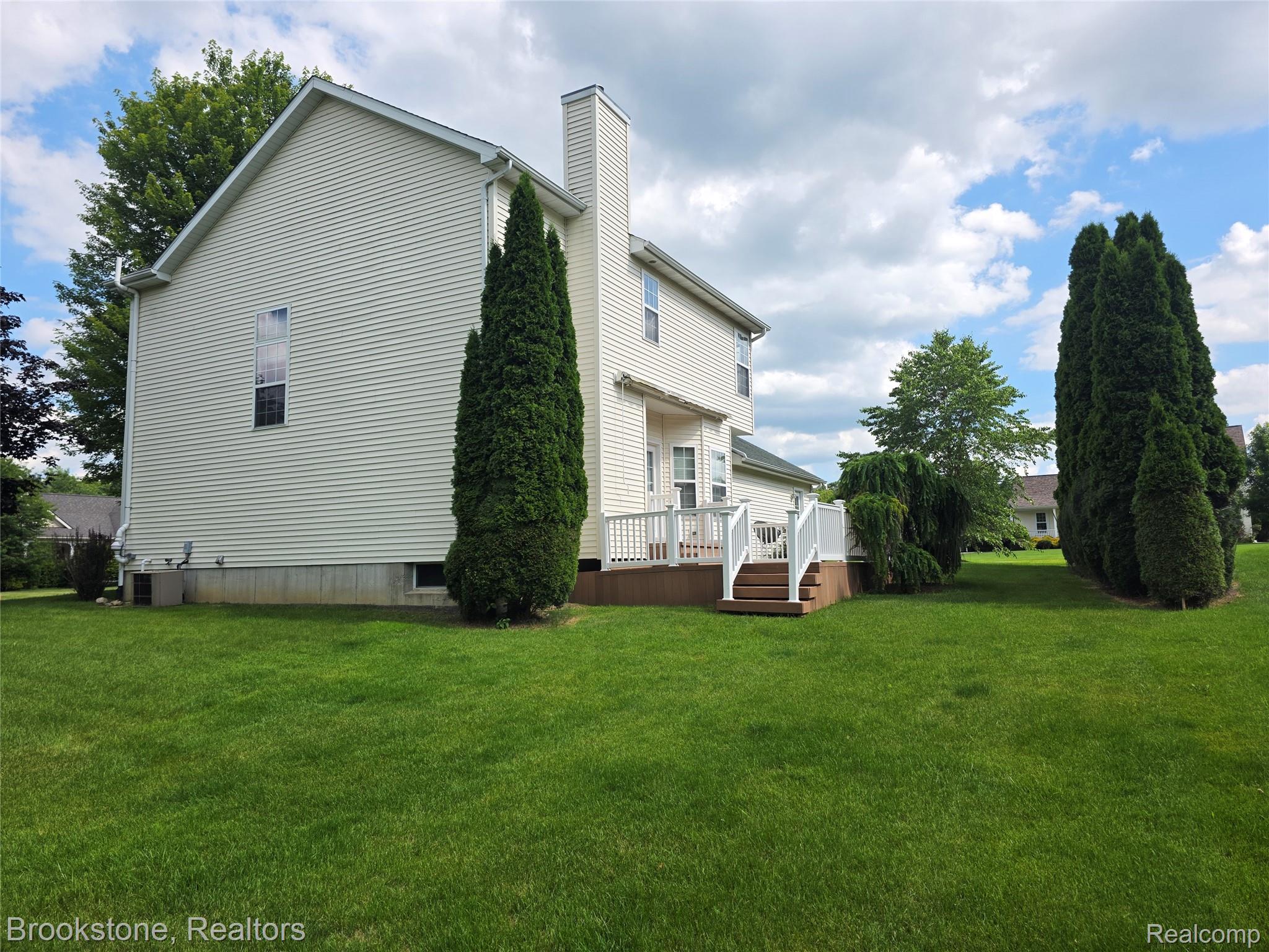 14388 Oak Leaf Trail