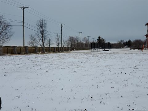 39990 W OFFSHORE Harrison Charter Township MI 48045