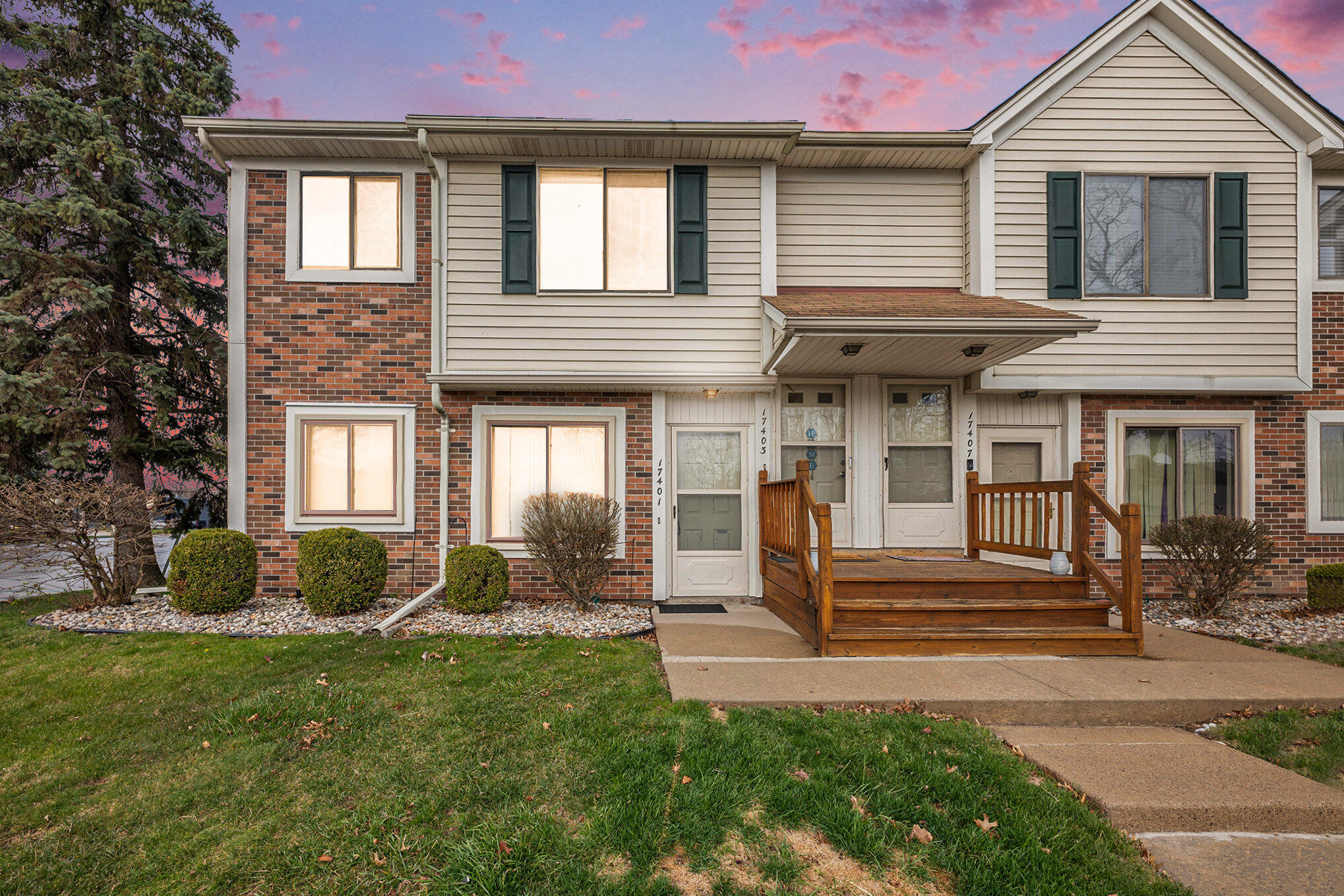 17401 Utica Oaks 44