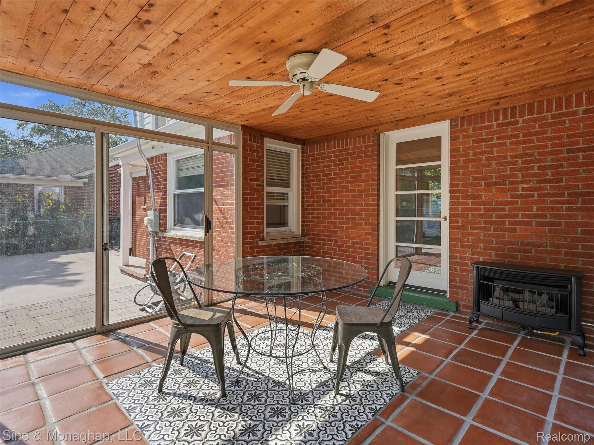 1327 Alicia Court