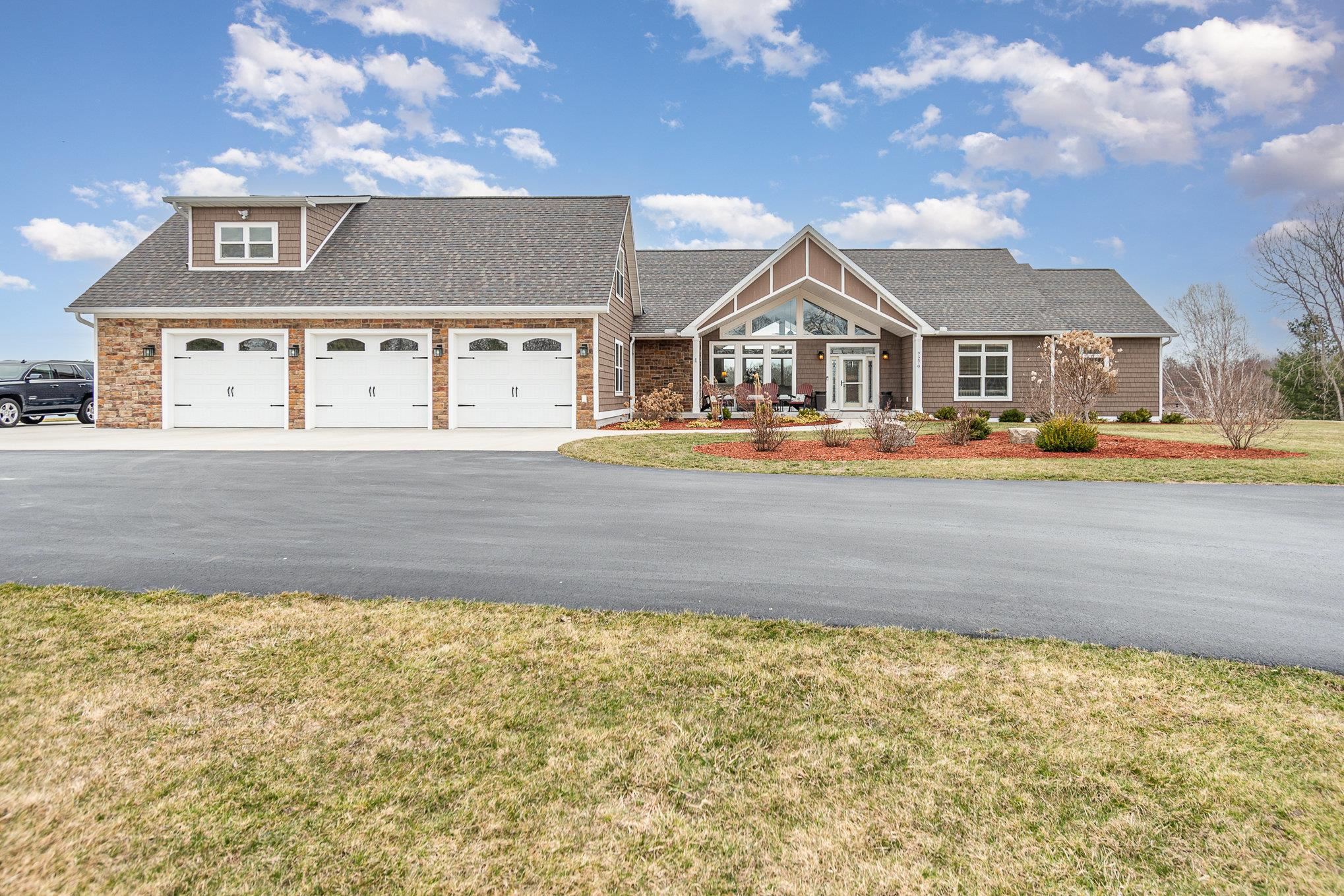 7270 Shoreview Drive