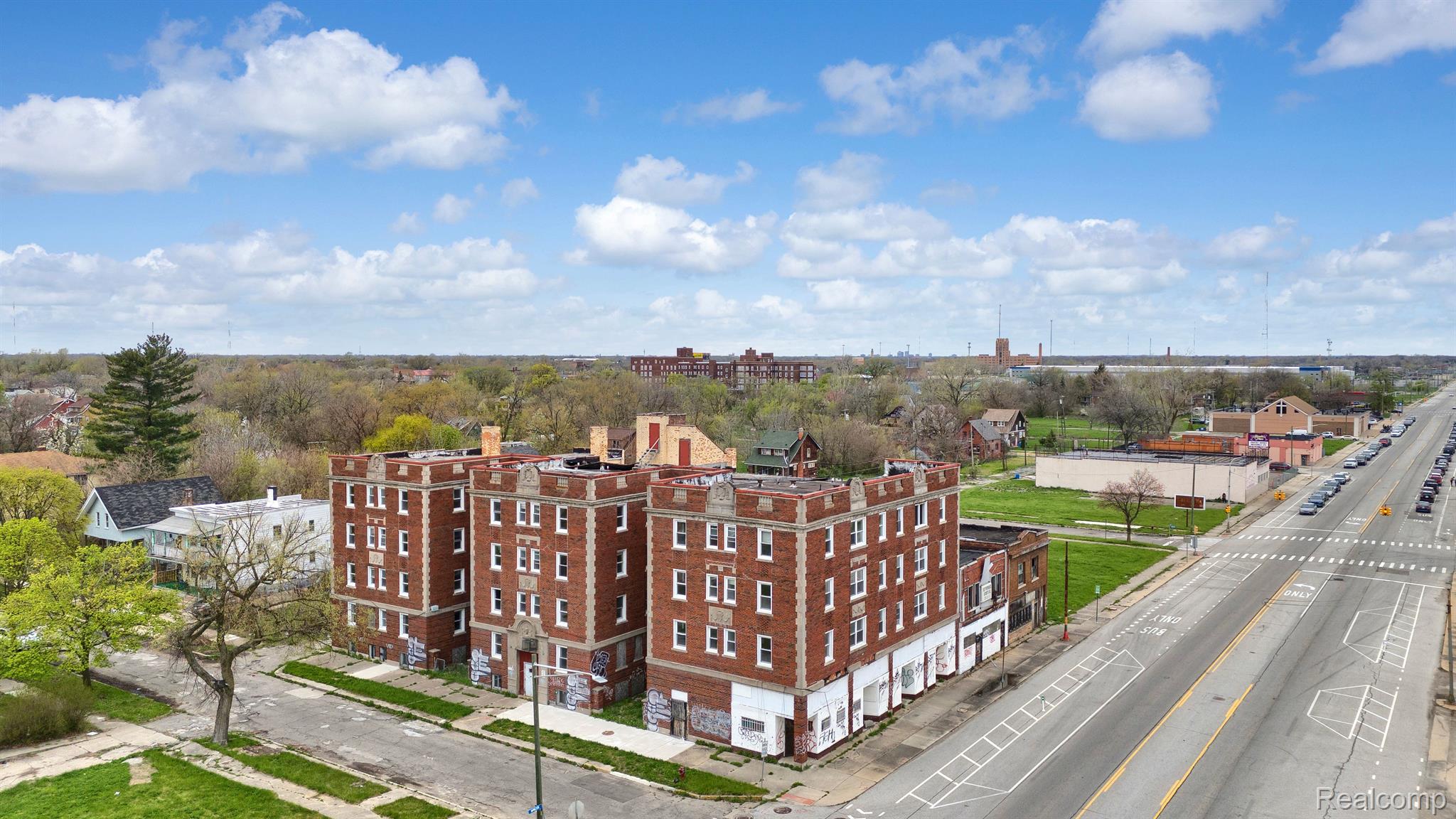 280 Richton St, Highland Park, MI 48203