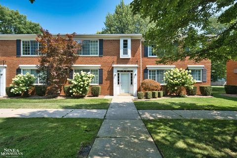 20923 Wildwood Drive Harper Woods City MI 48225