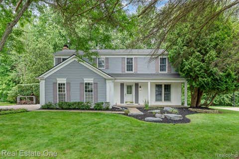 Photo of 1377 Barneswood Lane, Rochester Hills City, MI 48306 (MLS # 20261047083)