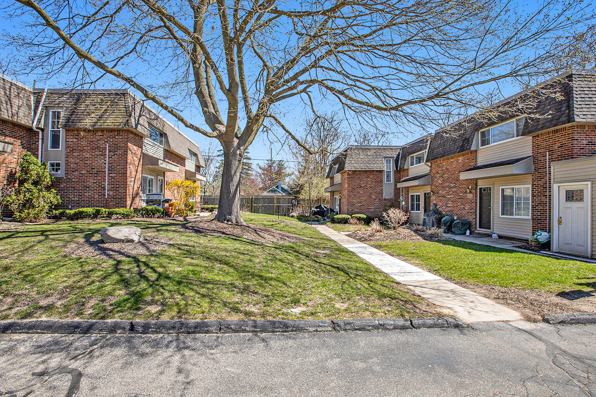 570 Kellogg Street