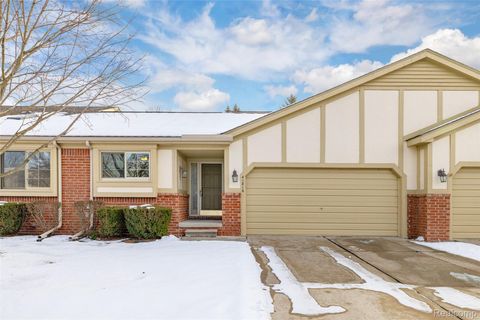 41816 Greenwood Lane Clinton Charter Township MI 48038