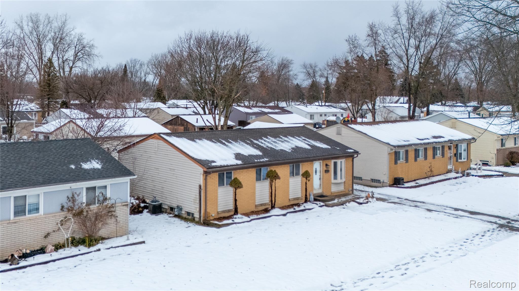 39258 Avondale Street