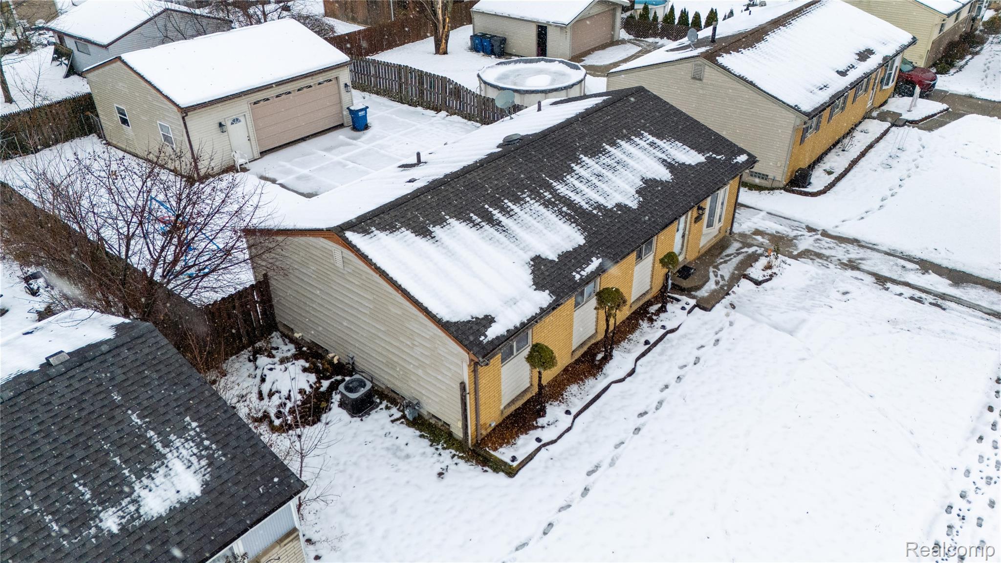 39258 Avondale Street