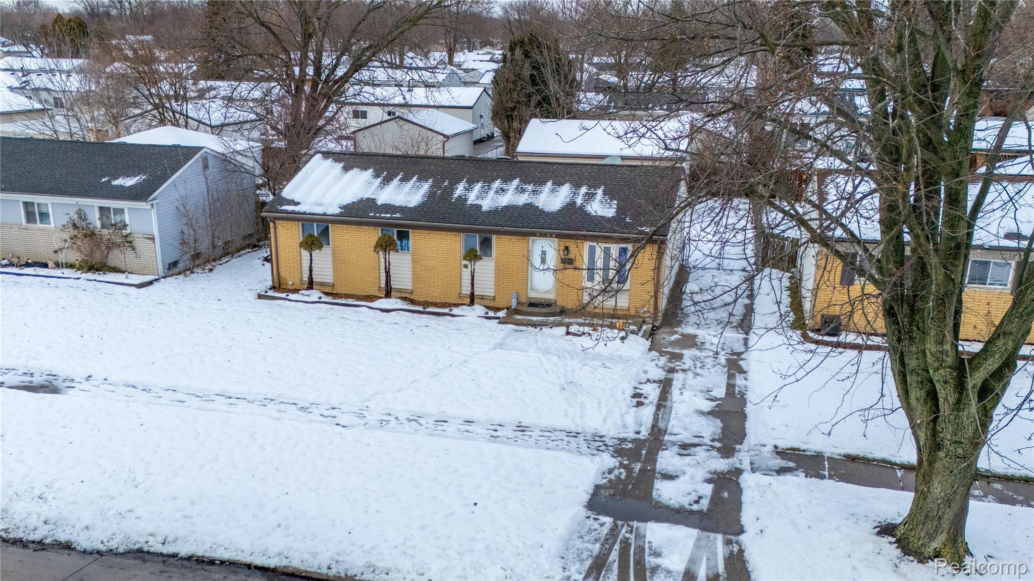 39258 Avondale Street