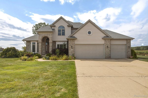 685 AVE DE LAFAYETTE, MONROE, MI 48162 - Image cccbae65dff086c0b4861bbf470e8502/2588374636