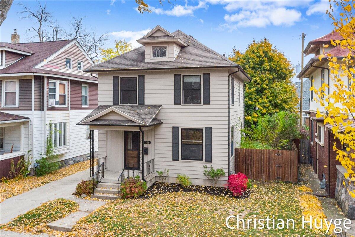 328 Carlton Avenue SE