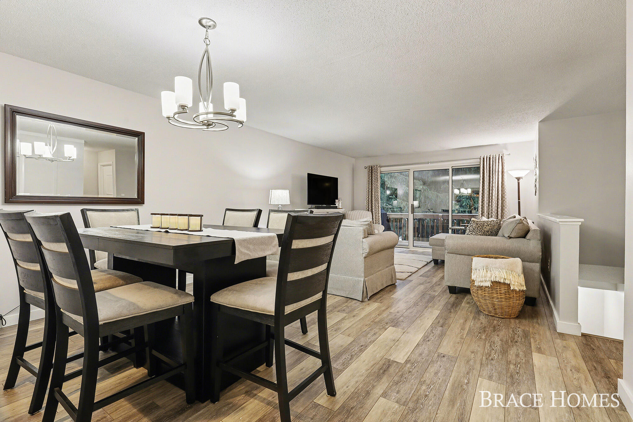 3369 Woodwind Drive NE