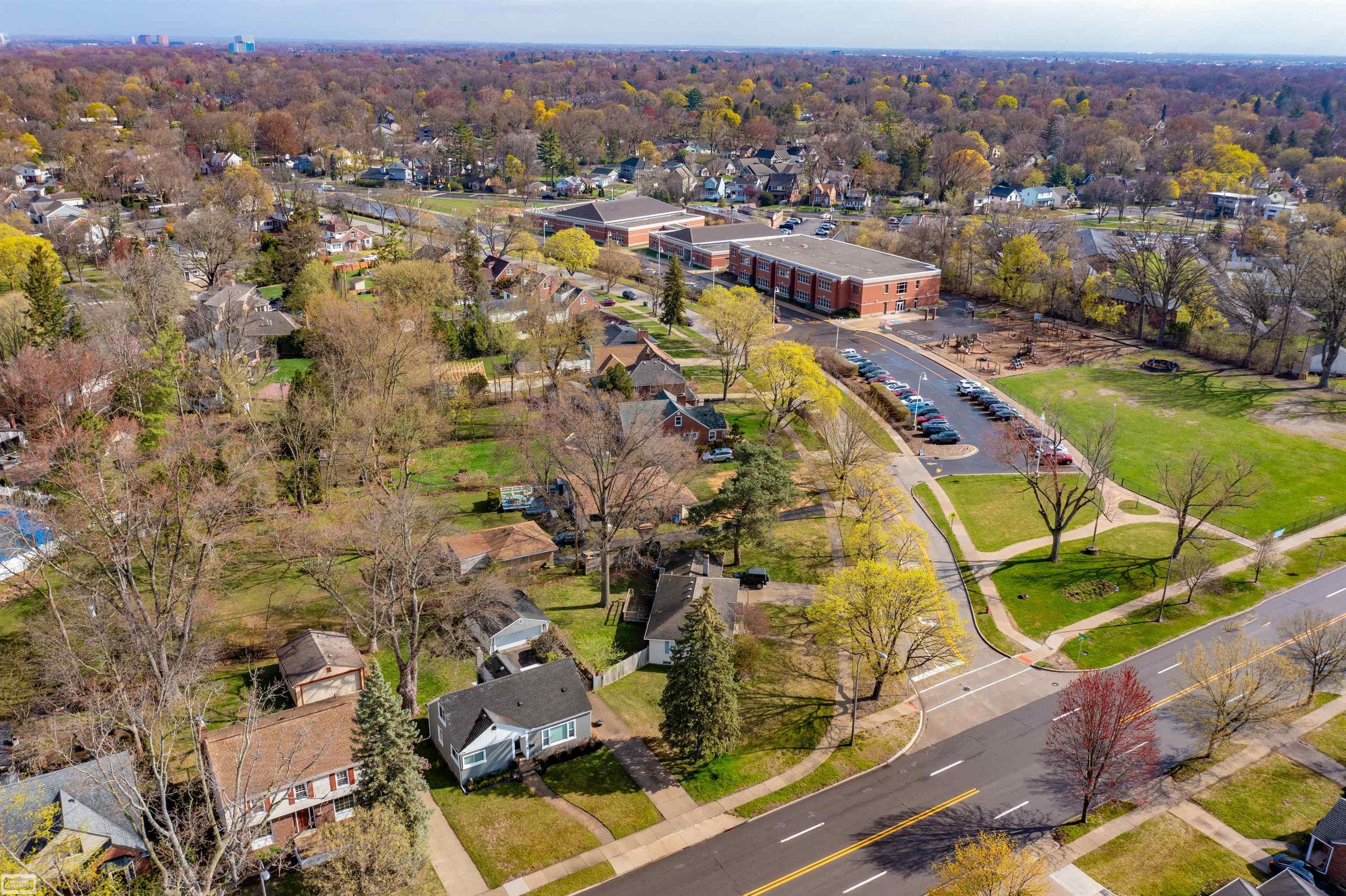 1006 W 12 Mile Road