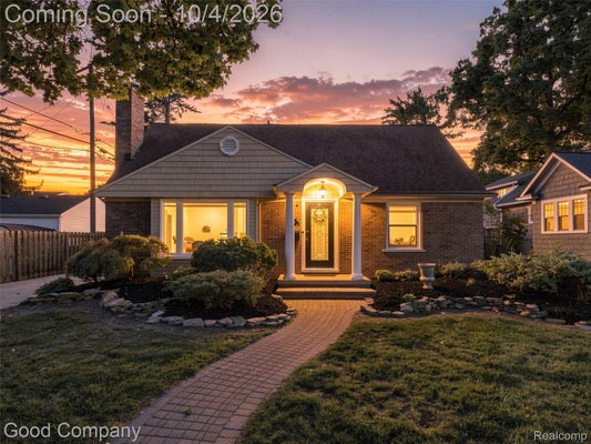 724 S GAINSBOROUGH AVE, ROYAL OAK, MI 48067 - Image ccefaef591192c12876e3c98cf98756a/4024374762