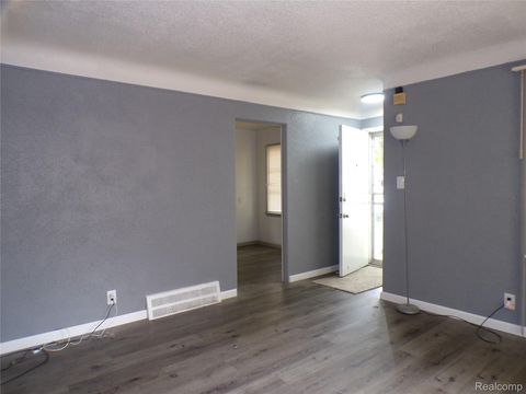 Tiny photo for 19467 Greydale Avenue, Detroit City, MI 48219 (MLS # 20261020214)