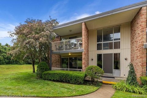 4041 W Maple Road Unit 101, Bloomfield Hills City, MI 48301 - #: 20251024727