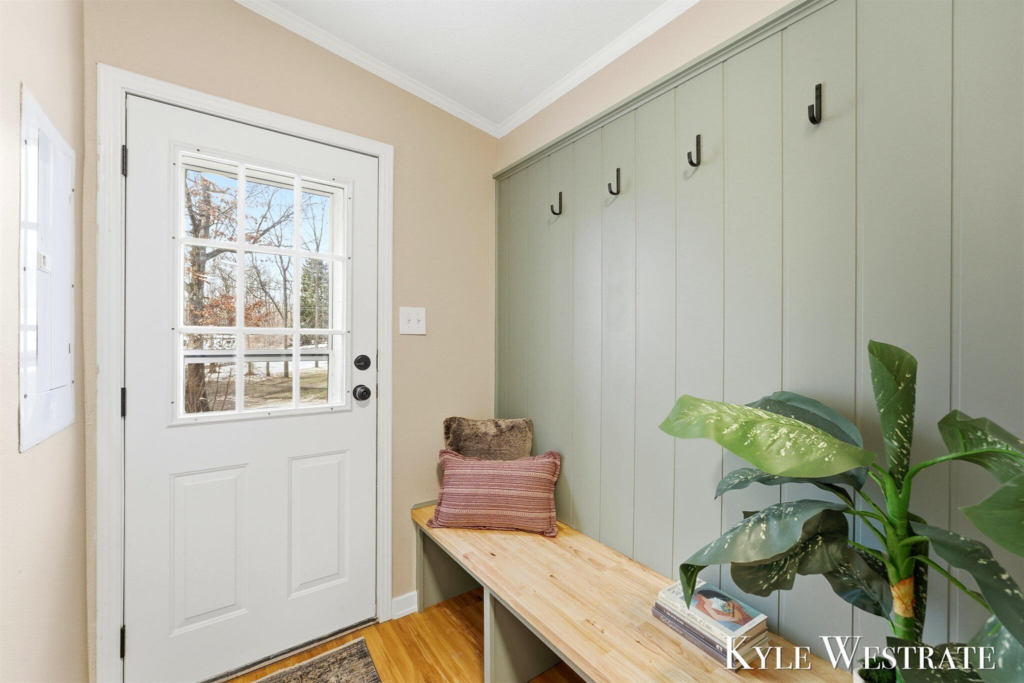 7976 10 Mile Road NE