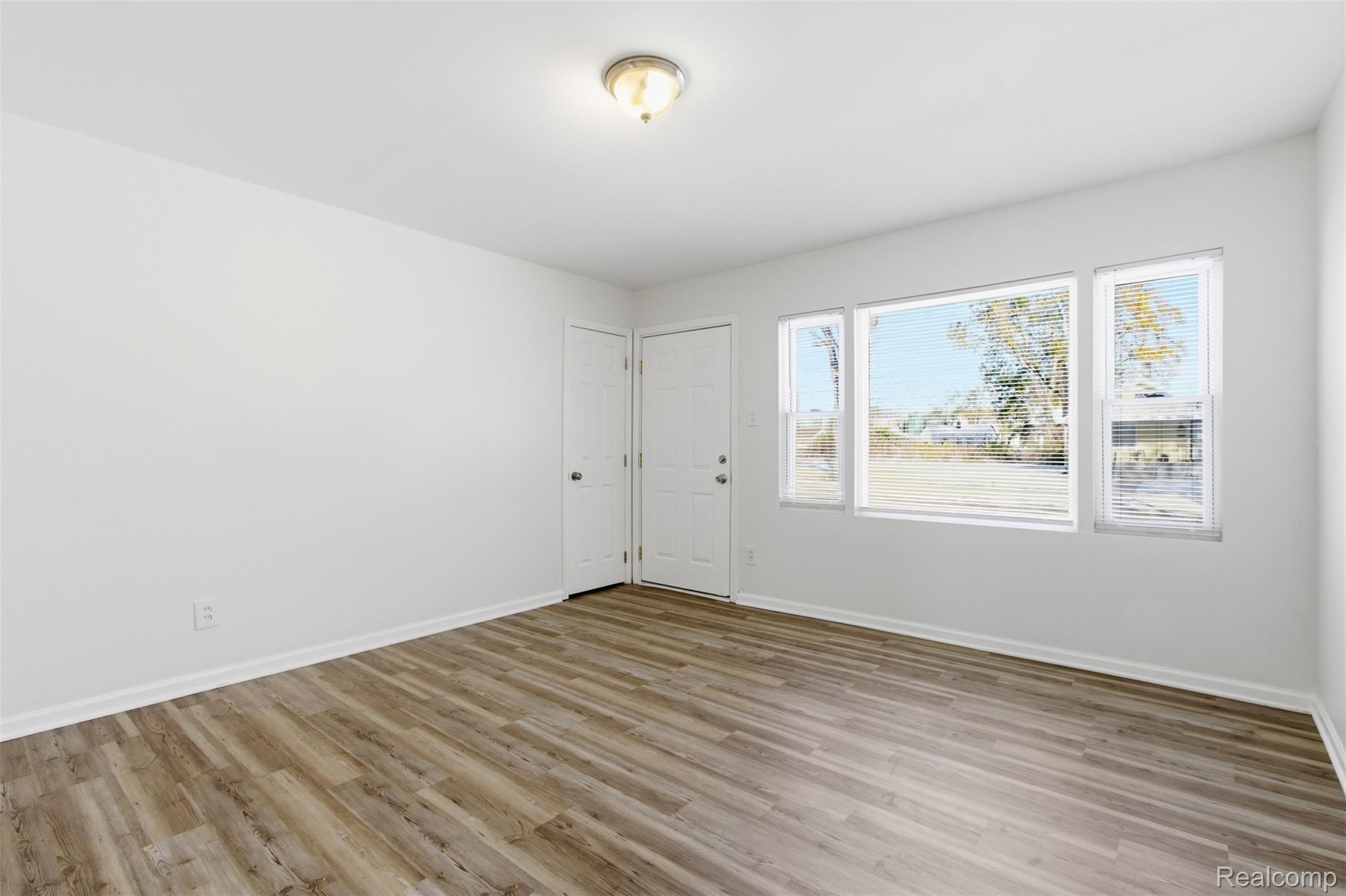 27053 Norfolk Street