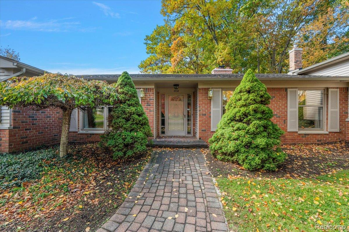 1932 Shore Hill Drive