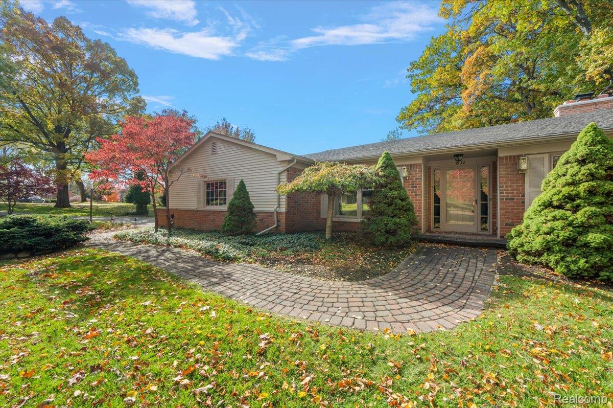 1932 Shore Hill Drive