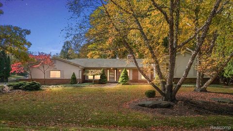 1932 Shore Hill Drive Bloomfield Hills City MI 48302