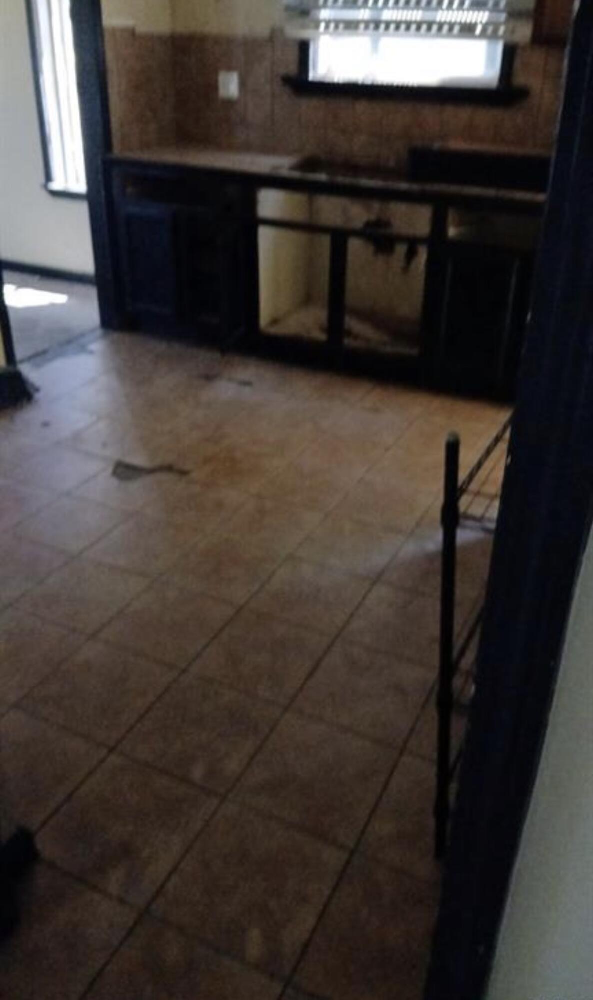 9437 Beaconsfield Street