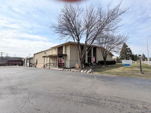 200 E 2nd Street