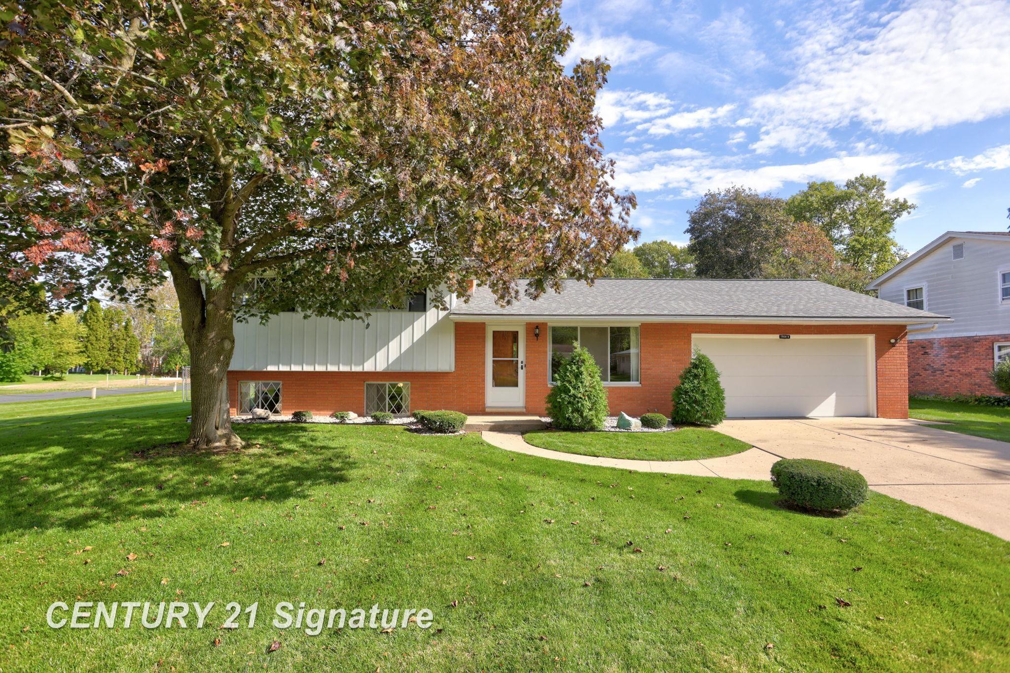 1908 W Packard Drive