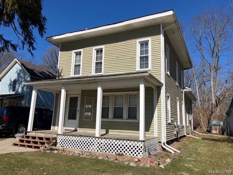 504 E Clinton Street Howell City MI 48843