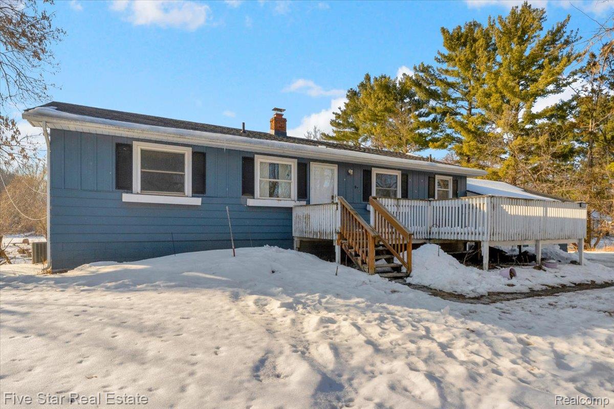 911 S Duck Lake Road