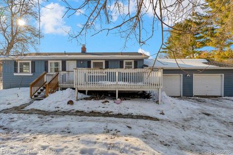 911 S Duck Lake Road Milford Charter Township MI 48381