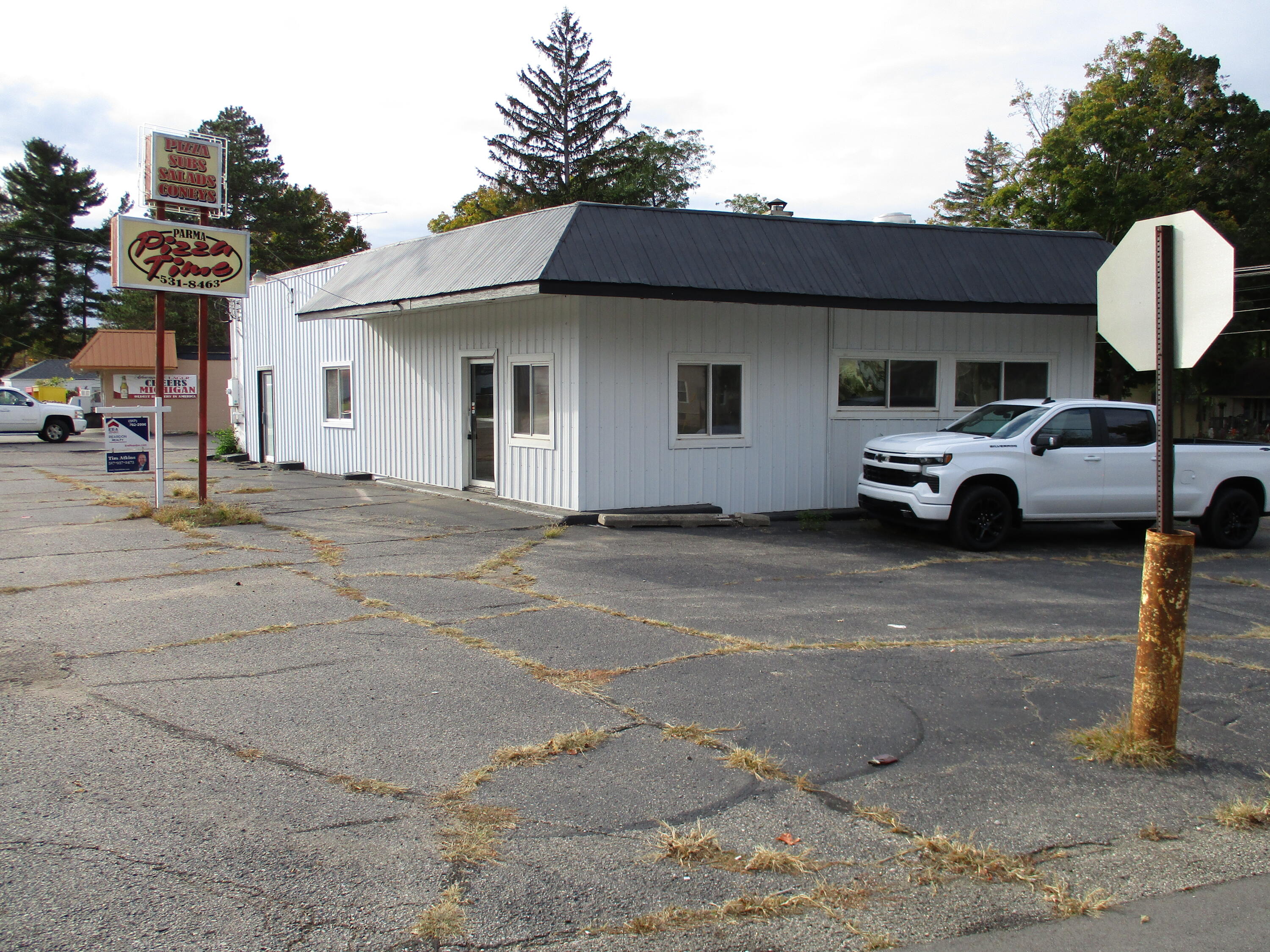 100 Elizabeth Street