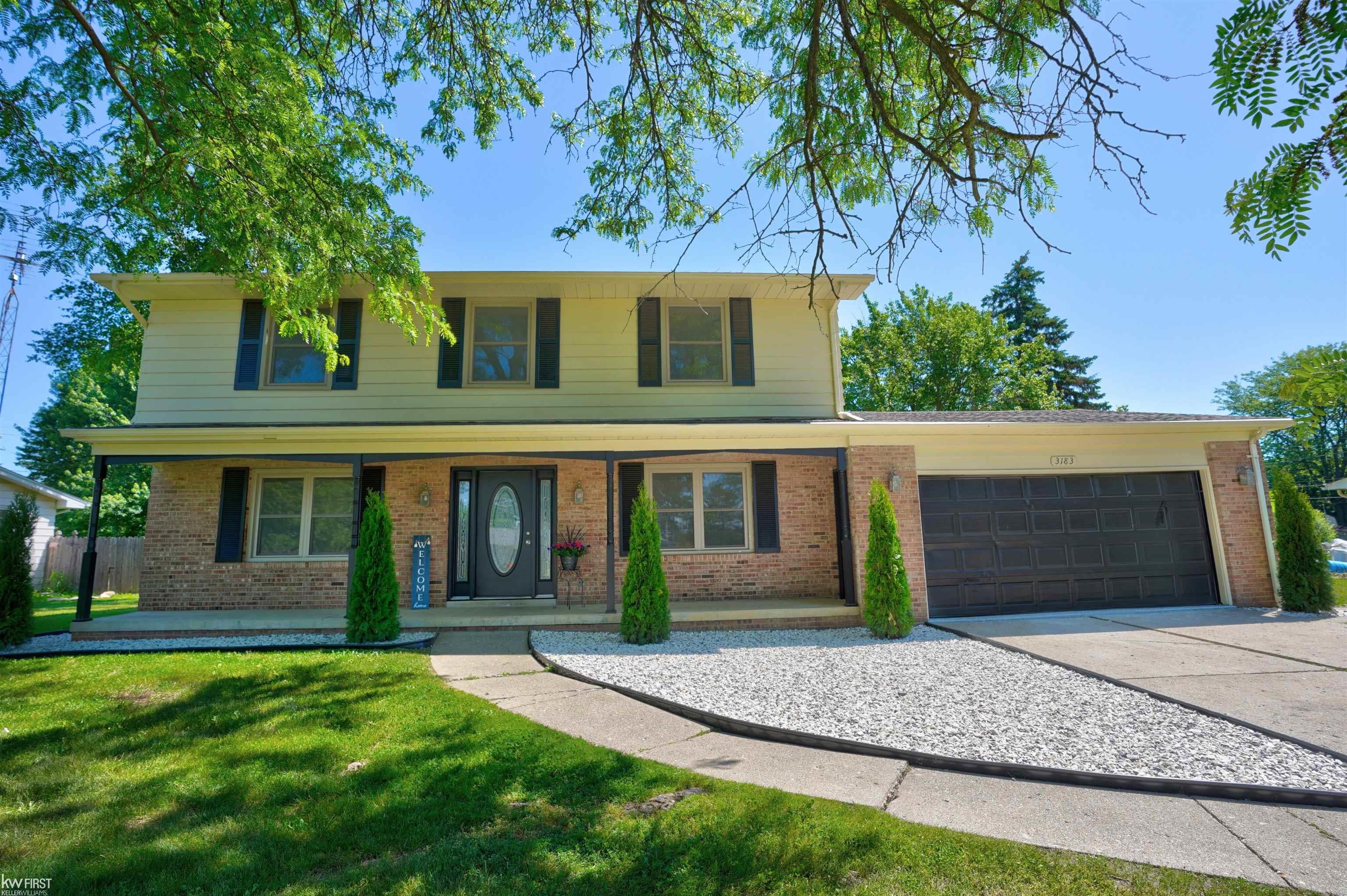 3183 Bridle Path
