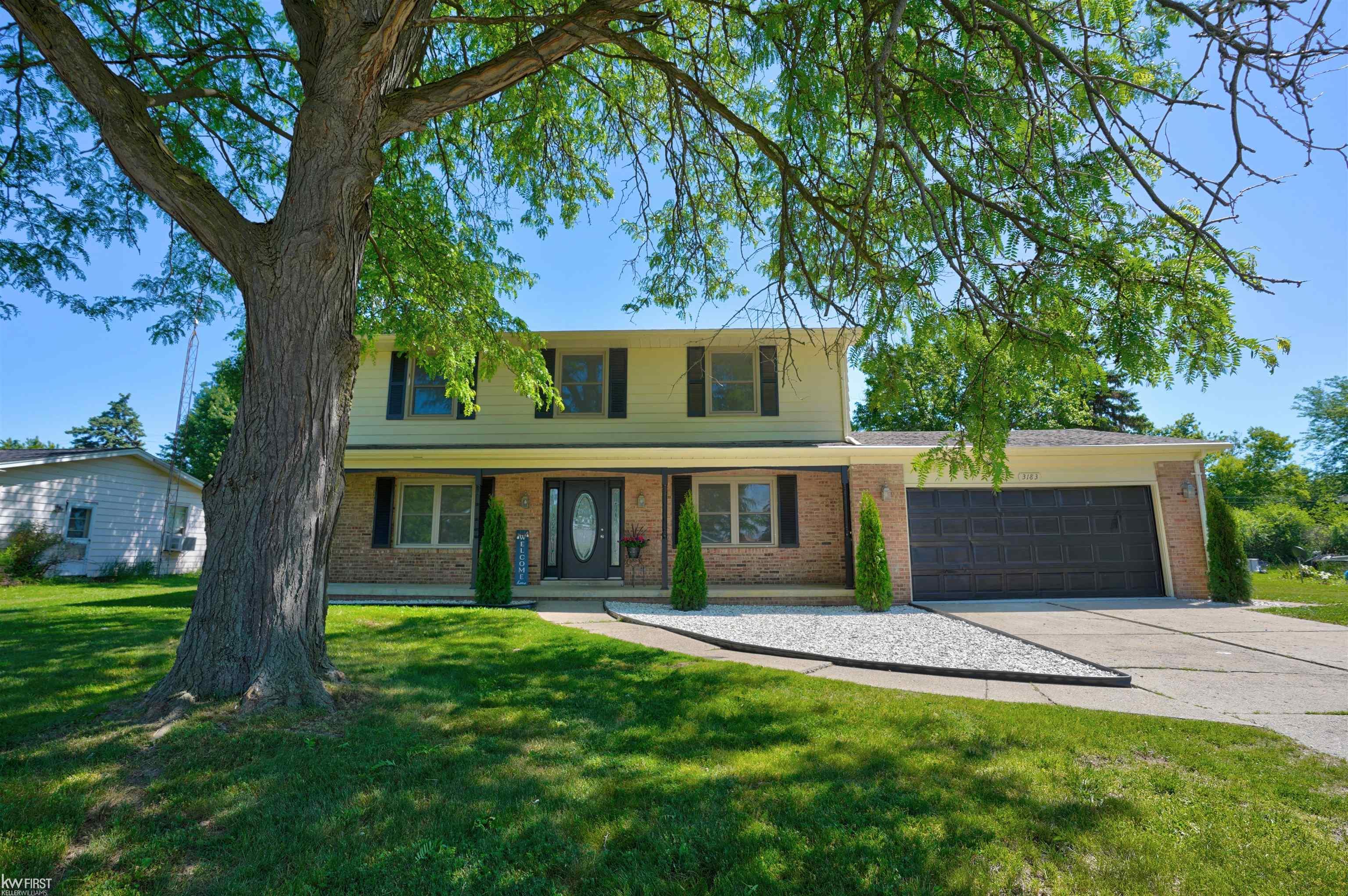 3183 Bridle Path