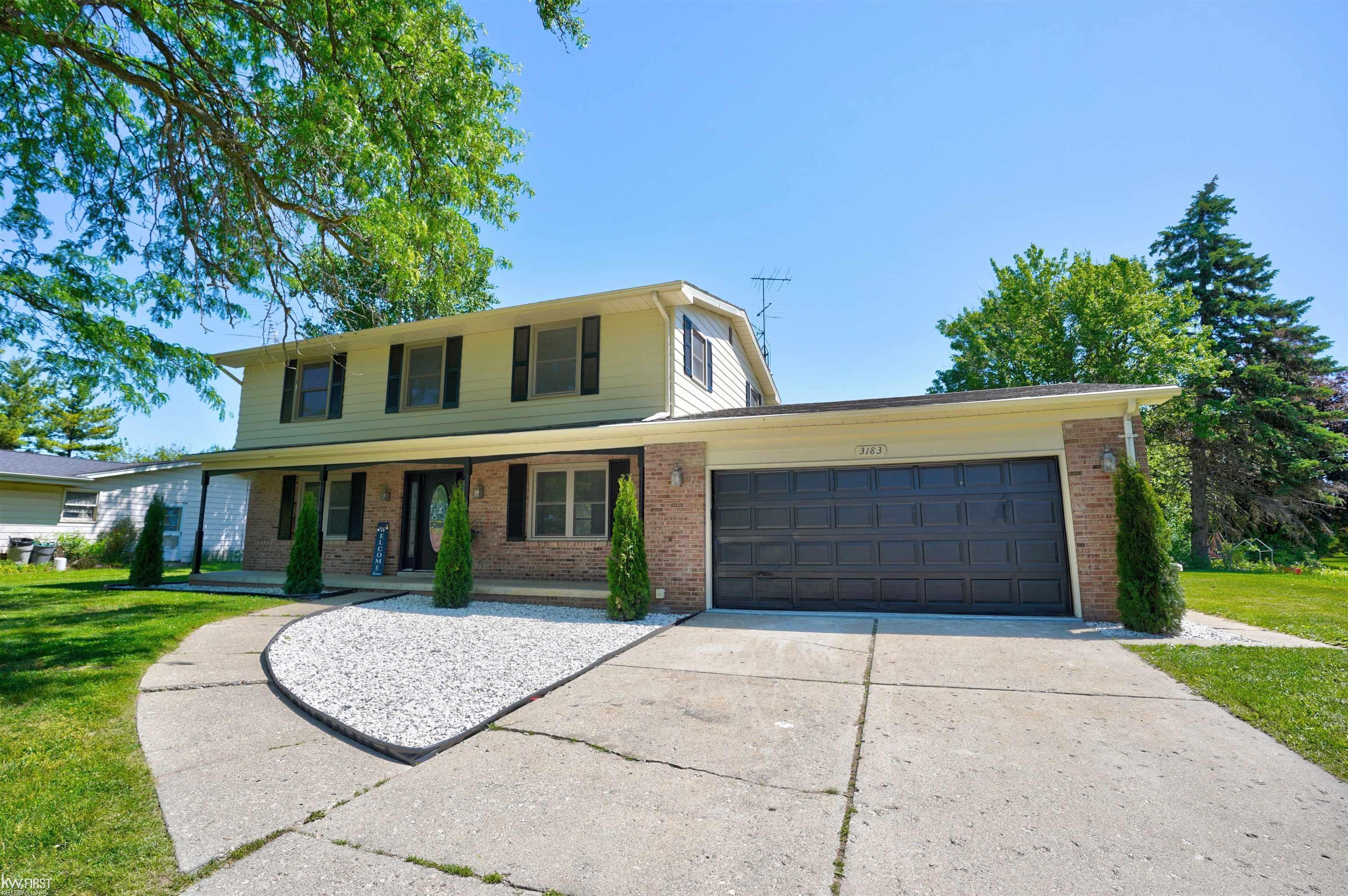 3183 Bridle Path