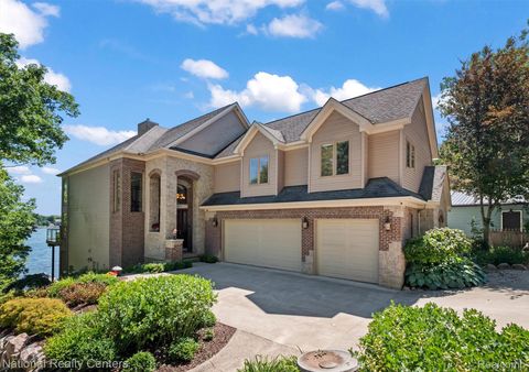 5619 Lakeview Boulevard Hadley Township MI 48438