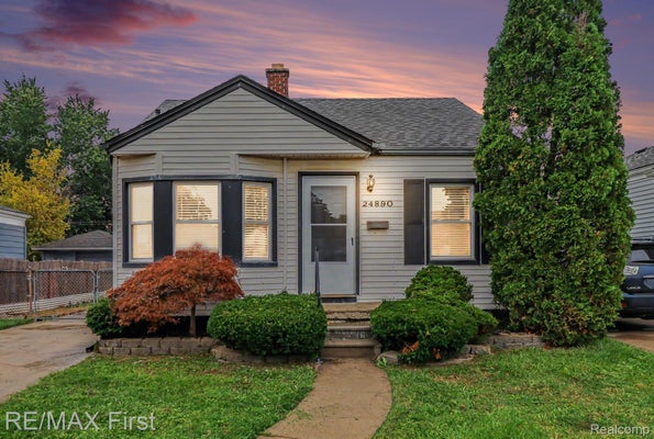 24890 VALLEY AVE, EASTPOINTE, MI 48021 - Image cd50e3d3bdb21af868580fe8ce6d7bef/1642094201