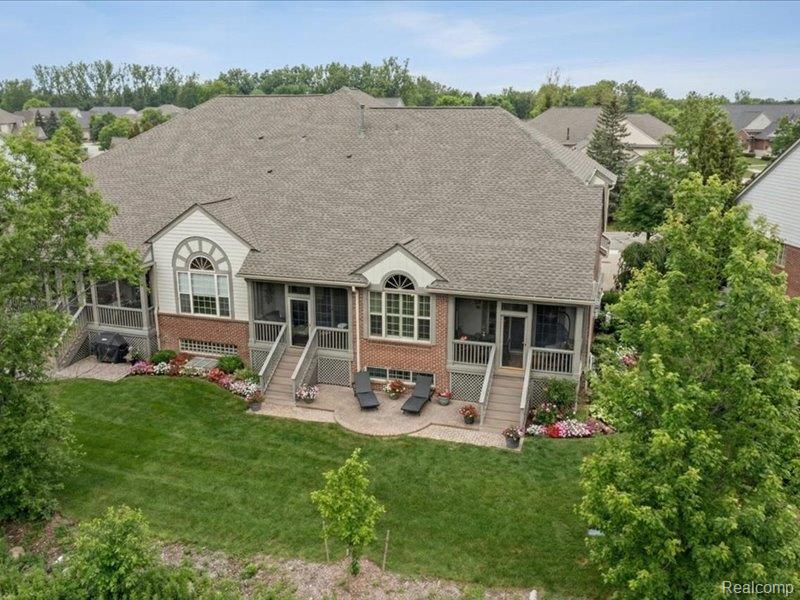 3838 N Winding Brook Cir Circle 3