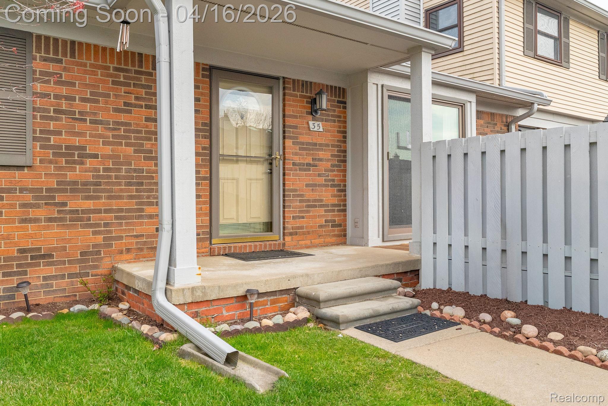 1921 Vine Way Drive 35