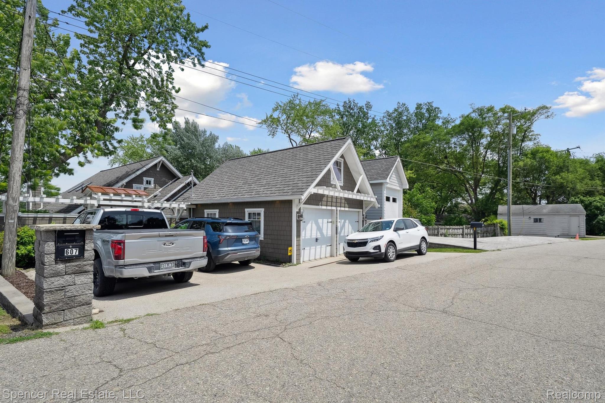 607 Dunleavy Drive