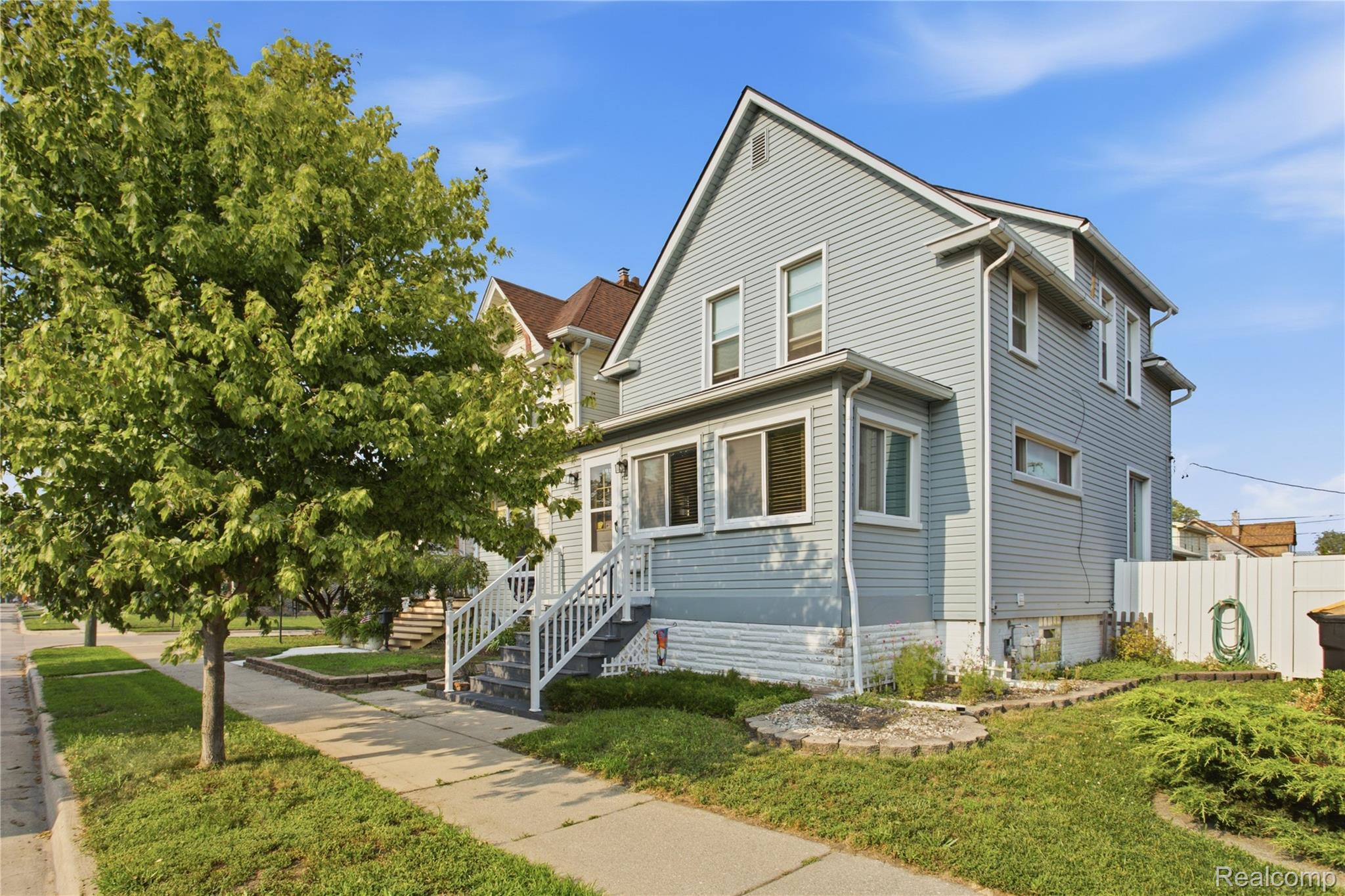 1911 2nd Street