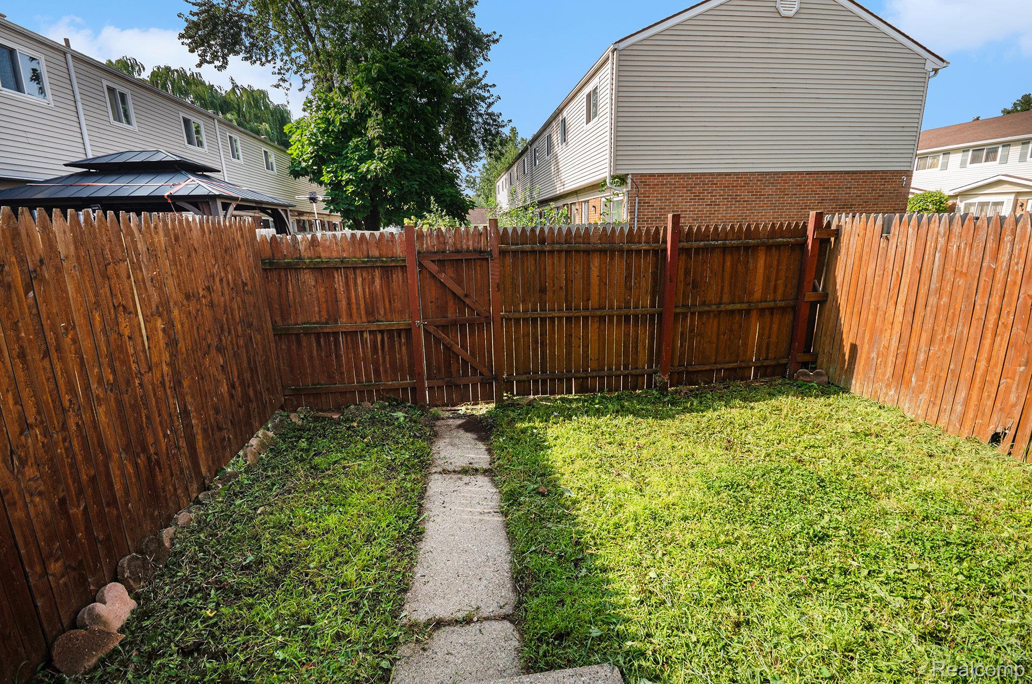 Roseville, Michigan 48066, United States, 3 Bedrooms Bedrooms, ,2 BathroomsBathrooms,Residential,Active,248951