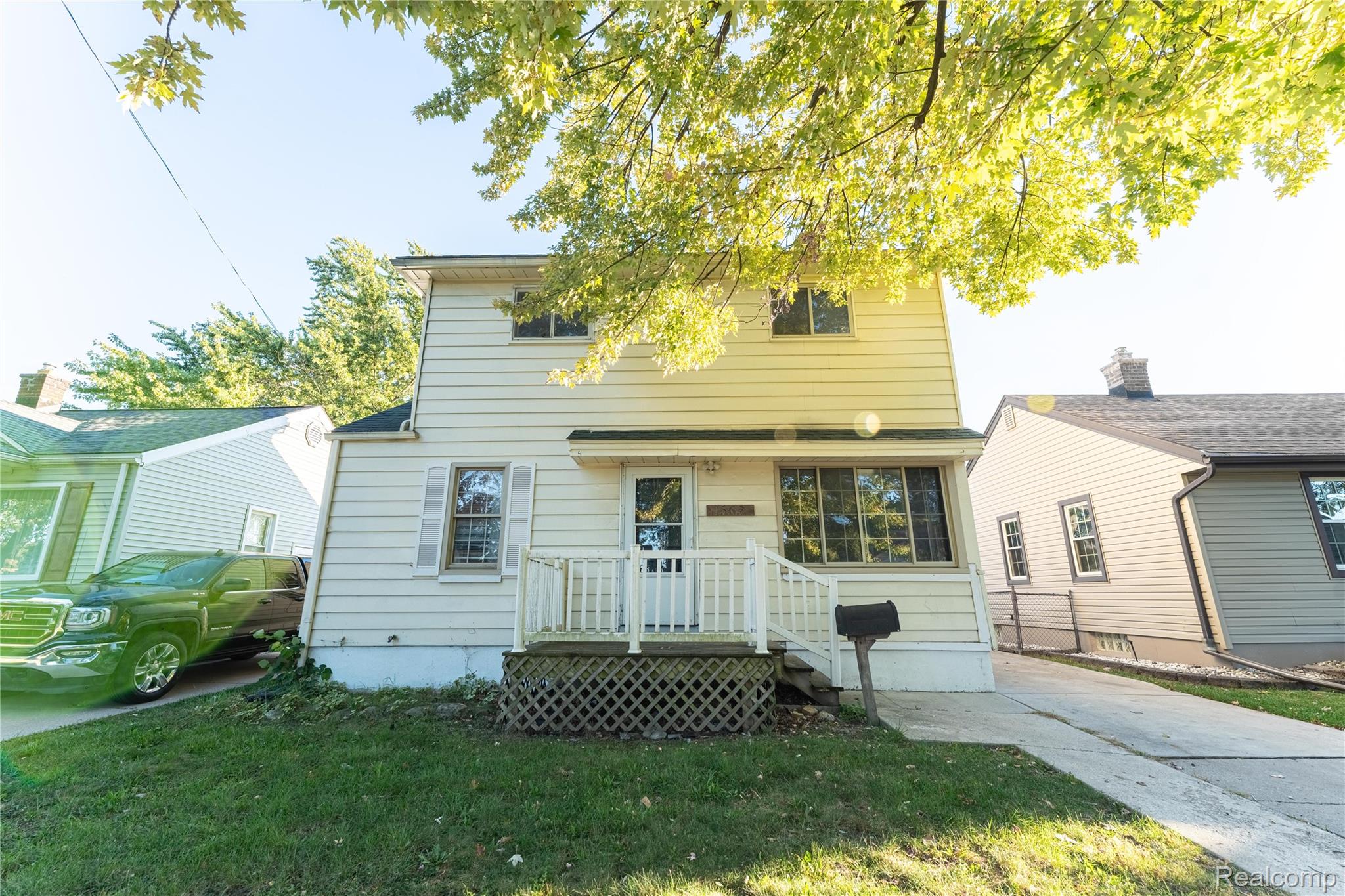 1565 Richmond Avenue