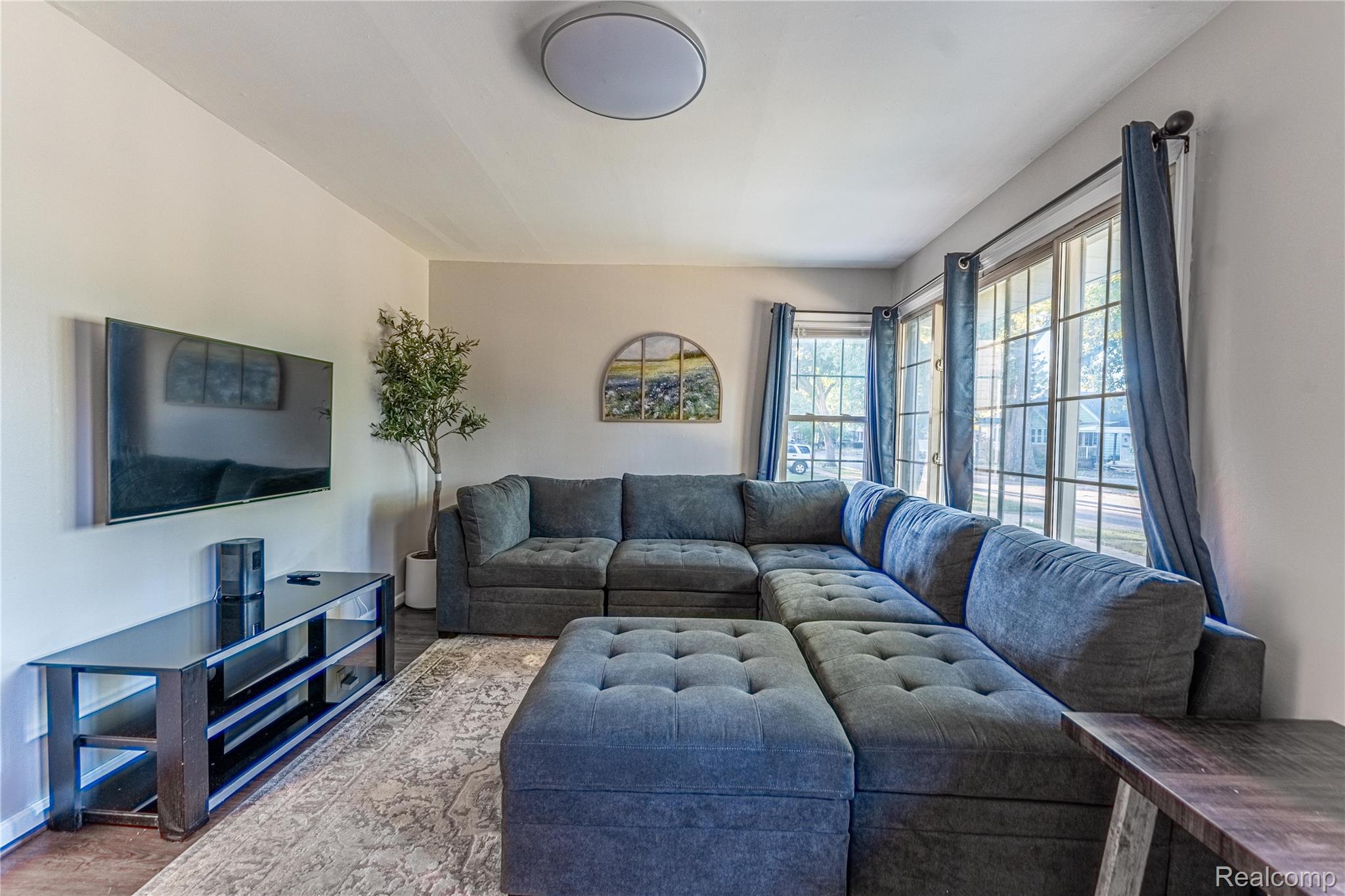 1565 Richmond Avenue