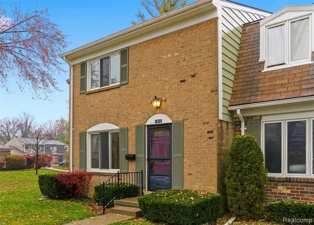 1806 N Torquay Avenue N